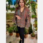 Divya Seth Shah Instagram - My idea of a Perfect Evening 🤍 People I love Star lit night Friends Beautiful setting Some cocktails And a dash of song 😄 . . . Photo after much cajoling ,by @priyasethchopra . . . #evening #birthday #celebration #love #friendship #happy