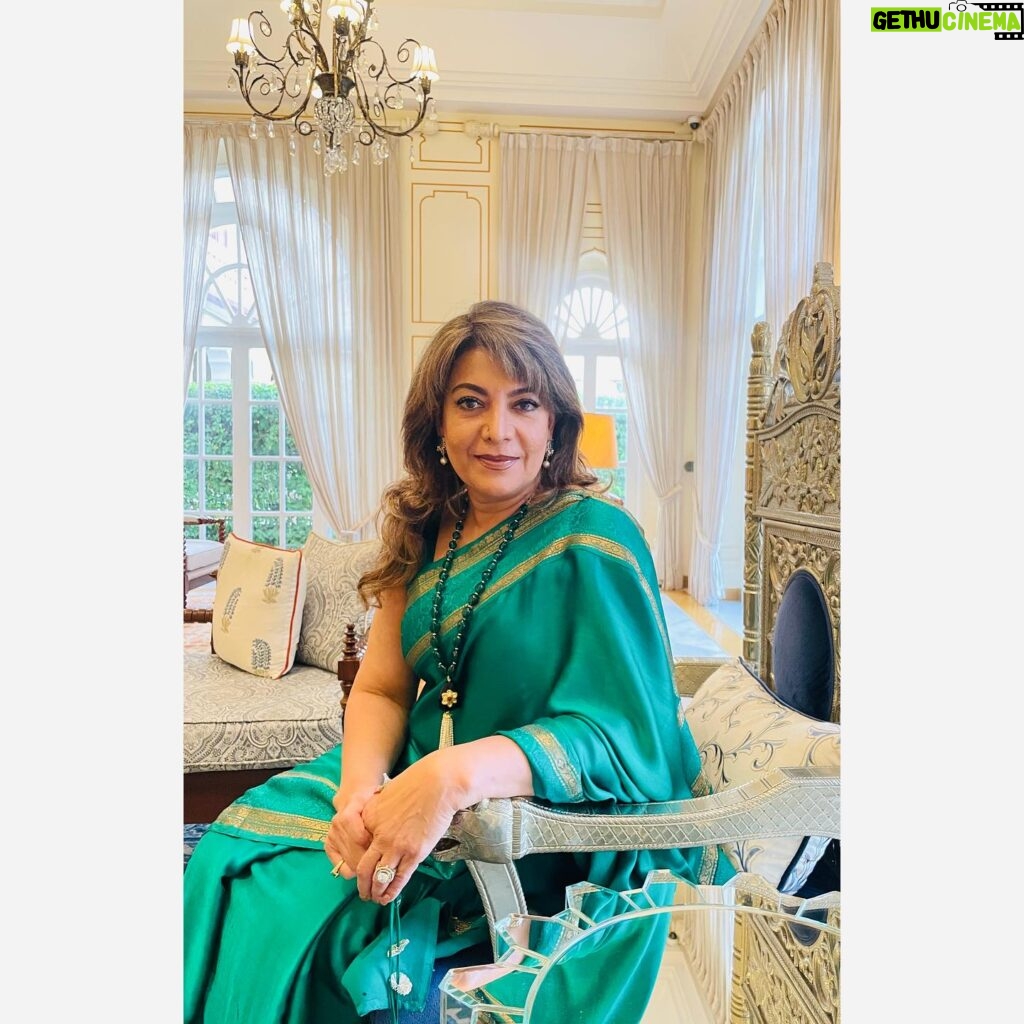 Divya Seth Shah Instagram - How can I not feel like Royalty at this Exquisite Palace .. Day 6 for My Devi Maa in Green Thank you for lovely Photographs @wamiqsaifi . . . #queen #palace #exquisite #vibe #evening #green #devi #heritage #india