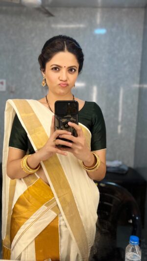 Divyanganaa Jain Instagram - Happy Onam everyone ❤️. Presenting my recent commercial for #tildabasmati #tildabasmatirice . 
.
#divyanganajain #divyanganaajain
