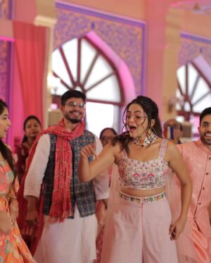 Divyanganaa Jain Instagram - Day 2- mehndi/ carnival #meribehenkishadimain
Wearing- @the_adhya_designer 
Clicked by - @shashankjainfilms 
#divyanganaajain #divyanganajain #jaipurweddings