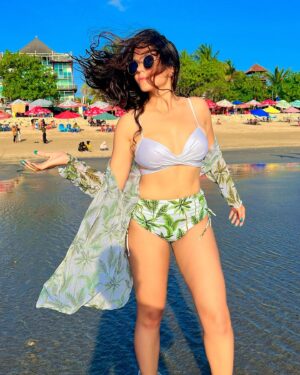 Divyanganaa Jain Instagram - Just coz I love these too💕💕🥳
Wearing- @angelcroshet_swimwear 💕
.
#divyanganajain #divyanganajain #bali 
. #baliindonesia #kutabeach #travelgram #travelinfluencer #beachlife