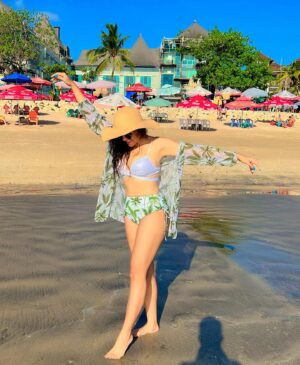 Divyanganaa Jain Instagram - 🌴🌴🌴everywhere 
Wearing- @angelcroshet_swimwear 
.
#divyanganaajain #divyanganajain #beachlife #beachvibes #indonesia #balikuta