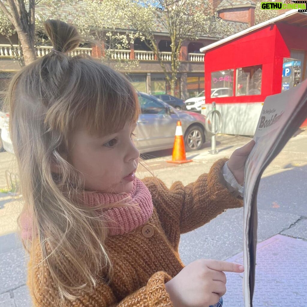 Dolly Alderton Instagram - After 18 months of being turned down by American publishers and then three years after publication, my first book is on The New York Times bestseller list and I cannot believe it. @alexandrasking’s three-year-old made sure all of New York knew by telling everyone she walked past on the street on Easter Sunday that “Aunty Dolly is in there!” 💓
