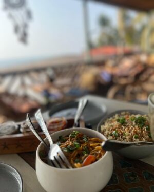 Dollysha Instagram - Get me some vegan food by the beach this valentines 💝 … life’s good 🏝️ 🏖️ 

#beingvegan #vegan #nogymnoproblem #yoga #body #beach #cafe #valentines #dayout