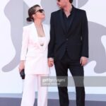 Dolores Fonzi Instagram - Cine en Venecia.❤️ @labiennale @gorof.official @simonetta.orsini MU: @armanibeauty