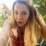 Dolunay Soysert Instagram - “Biraz kafam karışık” fotoları😵‍💫