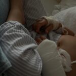 Dominika Cibulková Instagram - Nase posledne dni vyzerali asi takto,v skratke - smutno,unavene a vystrasene 😔 Jakubko spadol z preliezky a v momente sme vedeli ze je zle ked rucicka bola zdeformovana a plac bol nekonecny.. v nemocnici ho museli operovat a rucicku napravit,nastastie drotiky sa nam vyhli 🙏🏻 ale hlasim ze mame doma maleho-velkeho silneho hrdinu (po kom asi?😮‍💨💪🏻) a vsetko zvladol perfektne,bol uzasny a statocny - viac ako jeho mamina ktoru musel sluziaci doktor ukludnovat 🙈 viac ako zraneneho a tatina,ti boli absolutni profici 😭🤍🥰🙏🏻 Chcela by som sa podakovat celemu lekarskemu teamu v detskej nemocnici na kramaroch ktori boli 100% a vyborne sa o Jakubka a nas postarali 🤍 Kazdy vecer sa s Jakubkom modlime za zdravie nasej rodiny a aby boli vsetky deticky na svete zdrave a vcera sa ma Jakubko vecer na izbe opytal "tak maminka toto su tie deticky za ktore sa modlime? musime sa viac" - on je proste laska 😭🤍🙏🏻