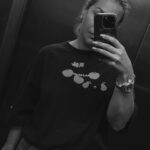 Dominika Cibulková Instagram - Nase posledne dni vyzerali asi takto,v skratke - smutno,unavene a vystrasene 😔 Jakubko spadol z preliezky a v momente sme vedeli ze je zle ked rucicka bola zdeformovana a plac bol nekonecny.. v nemocnici ho museli operovat a rucicku napravit,nastastie drotiky sa nam vyhli 🙏🏻 ale hlasim ze mame doma maleho-velkeho silneho hrdinu (po kom asi?😮‍💨💪🏻) a vsetko zvladol perfektne,bol uzasny a statocny - viac ako jeho mamina ktoru musel sluziaci doktor ukludnovat 🙈 viac ako zraneneho a tatina,ti boli absolutni profici 😭🤍🥰🙏🏻 Chcela by som sa podakovat celemu lekarskemu teamu v detskej nemocnici na kramaroch ktori boli 100% a vyborne sa o Jakubka a nas postarali 🤍 Kazdy vecer sa s Jakubkom modlime za zdravie nasej rodiny a aby boli vsetky deticky na svete zdrave a vcera sa ma Jakubko vecer na izbe opytal "tak maminka toto su tie deticky za ktore sa modlime? musime sa viac" - on je proste laska 😭🤍🙏🏻