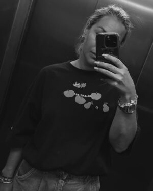 Dominika Cibulková Instagram - Nase posledne dni vyzerali asi takto,v skratke - smutno,unavene a vystrasene 😔 Jakubko spadol z preliezky a v momente sme vedeli ze je zle ked rucicka bola zdeformovana a plac bol nekonecny.. v nemocnici ho museli operovat a rucicku napravit,nastastie drotiky sa nam vyhli 🙏🏻 ale hlasim ze mame doma maleho-velkeho silneho hrdinu (po kom asi?😮‍💨💪🏻) a vsetko zvladol perfektne,bol uzasny a statocny - viac ako jeho mamina ktoru musel sluziaci doktor ukludnovat 🙈 viac ako zraneneho a tatina,ti boli absolutni profici 😭🤍🥰🙏🏻 Chcela by som sa podakovat celemu lekarskemu teamu v detskej nemocnici na kramaroch ktori boli 100% a vyborne sa o Jakubka a nas postarali 🤍 Kazdy vecer sa s Jakubkom modlime za zdravie nasej rodiny a aby boli vsetky deticky na svete zdrave a vcera sa ma Jakubko vecer na izbe opytal "tak maminka toto su tie deticky za ktore sa modlime? musime sa viac" - on je proste laska 😭🤍🙏🏻