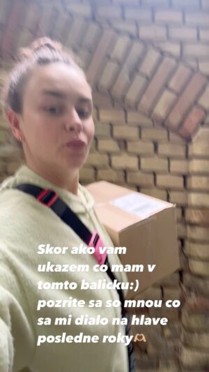 Dominika Kavaschová Instagram - @hairburst_sk oslavuje 10 rokov:) maju vypredaj 1 1. To co hodis do kosica to iste mam free. Tyka sa to aj balickov. Balicky najdes na ich stranke vsetky ktore su v ponuke:)❤️Moje vlasy dalo @hairburst_sk alo mozete vidiet vo videu. Som vdacny a spoko zakaznik. Takze kym to este bezi sup oplati sa to poteste seba a svoje blike duse💋💋💋💋🫶🏼nezabudnite ze ide den matieeeeeek:) len davam tipa 🌸🍀