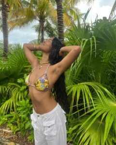 Actress Dominique Defoe HD Instagram Photos and Wallpapers February 2024