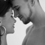Dominique Alagia Instagram - Rozešli jsme se. ani nevíme, kde začít, jelikož byl náš vztah veřejný již od samého začátku a podporujete nás, tak vám musíme sdělit i tohle. Naše cesty se bohužel rozdělují. Rozcházíme se. Povedlo se nám zažít tak velkou lásku v tak mladém věku, tolik krásných zážitků, procestovali jsme spolu svět a vy jste toho byli součástí, od našich nejlepších chvil po ty nejslabší. Přemýšleli jsme nad tím dlouhou dobu, zda udělat tak razantní krok, ale myslíme si, že to už bohužel jinak nepůjde. Potřebujeme čas. Nerozcházíme se ve zlém, máme spolu rozjeté projekty a rádi bychom je některé i dotáhli do konce. Máme se rádi. Děláme stejnou práci, tak nás společně pravděpodobně někdy ještě uvidíte, ale už jako kamarády. Jako lidi, kteří spolu zažili společné momenty a podporují se nadále. Děkujeme za veškerou podporu, kterou jste nám dávali a dáváte, snad nás budete podporovat nadále i rozděleně. Jste nejlepší komunita. time will heal everything ❤️‍🩹 asi naposledy, domča a honzi