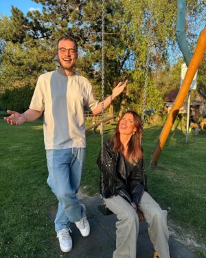 Dominique Alagia Instagram - Klasicky na prolejzačkách.
#podcastsoon