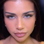 Dominique Alagia Instagram - @domialagia a její obličej je přesně to ideální plátno, na které chce každý artista malovat 🫶🏻 LIP COMBO: @maccosmetics CORK LIPLINER HONEYLOVE #macximal lipstick #maccosmetics#mac#makeupartist#makeup#softglam#czechmakeupartist