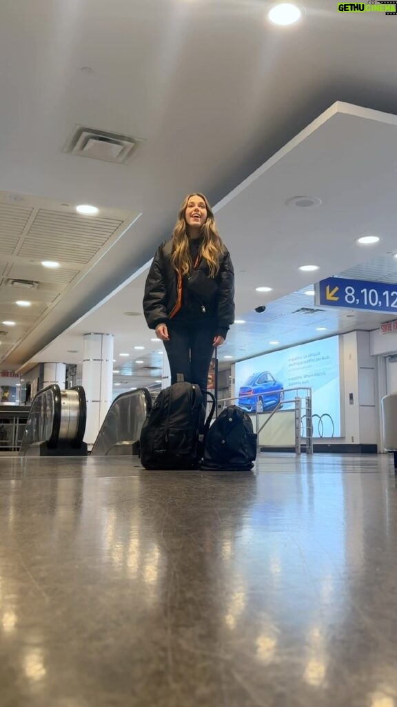 Domino Santantonio Instagram - Wish it was that fast to go to the @drumeoofficial studio 😂✈️👏🏼 SO excited to be here all week to film new drum videos 😍🥁 #drumeo #drums #travel #vancouver #mtl #airport #transition #trending #drummer #trip #drumstudio #studio #montreal