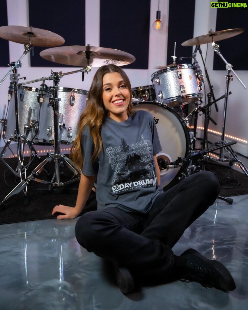 Domino Santantonio Instagram - GIVEAWAY ALERT 🎁✨ Some sizes of 30-Day Drummer merch are already sold out!!! 😳 And I want to give you a chance to win your favourite piece before it’s too late 😏⏰ Comment on this post with your favourite item and size (ex: Black T Shirt / Small) and have a chance of winning your favorite item!!! 😍 You have until Friday to leave a comment! Good luck!!! 😉🤍🤞🏼