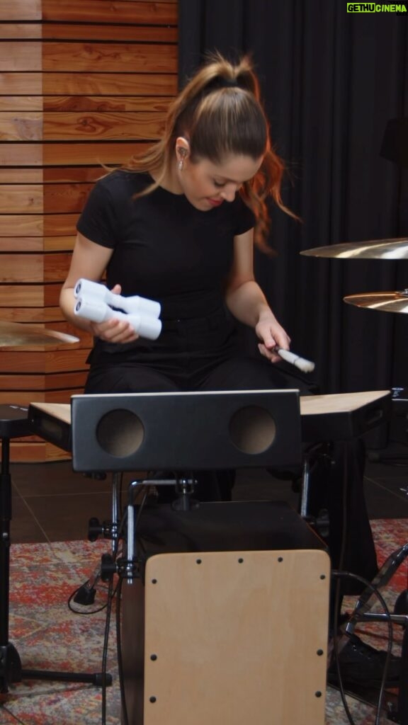 Domino Santantonio Instagram - Looove this acoustic version of Pink’s song Trustfall with this amazing cocktail cajon kit @meinlpercussion 😌🙌🏼✨ @pink #pink #trustfall #acousticversion #kellyclarkson #duet #live #liversion #meinlpercussion #cocktailcajonkit #percussion #shaker #tambourine #percussionist #acoustic #drums #drummer #pop #cover #drumcover #meinlpercussionfamily