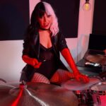 Domino Santantonio Instagram – Cruella Devil playing Barracudaaa 😈🥁❤️‍🔥 Happy Halloween!!!! 🖤🔥

#barracuda #heart #halloween #cruella #cruelladevil #halloweencostume #drums #drummer #drumcover #happyhalloween #ludwig #paiste #beyerdynamic #vicfirth #remo #ultimateears #uepro #audimute #mtl