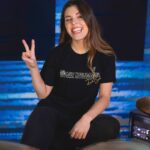 Domino Santantonio Instagram – SOOO excited to announce my first-ever merch collaboration with Drumeo!!! 🤩🥁👏🏼

These are limited edition 30-Day Drummer items celebrating the students (and funny moments 😂) from the last year of drum lessons! 

I hope you’ll find the perfect gift for yourself OR a drummer you know 😉

(Plus, they’re a great conversation starter if somebody asks if you play drums 😍)

Visit drumeo.com/30-day-merch/ to see the full line (link in my bio) 🔗🔥
