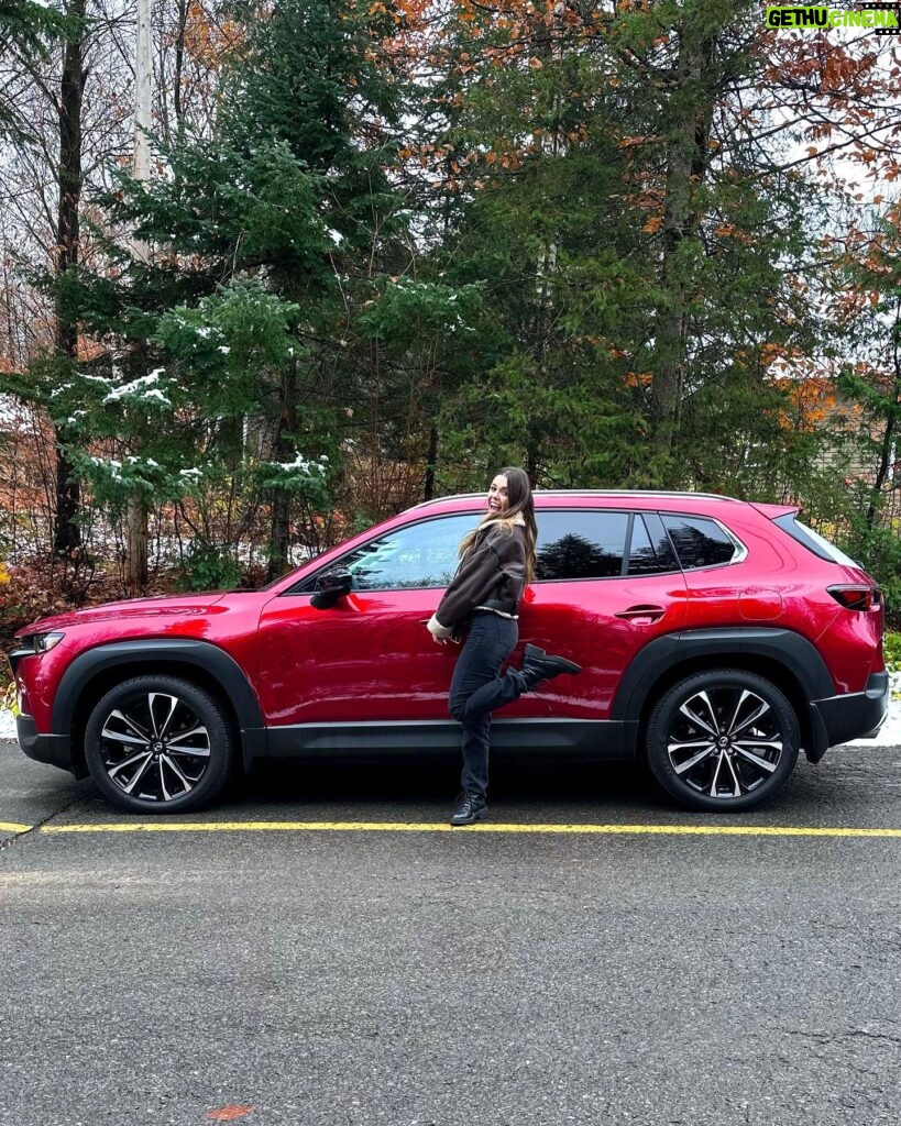 Domino Santantonio Instagram - Prête pour l’hiver grâce à @mazda_saint_jerome 🚗❄️ Un gros merci de me permettre d’être confortable et en sécurité sur la route 🤝🏻❤️ Ready for winter thanks to @mazda_saint_jerome 🚗❄️ A big thank you for keeping me comfortable and safe on the road 🤝🏻❤️ #MazdaSaintJerome #CX50 #mazda #WinterTime #car #drummer #winter #newcar