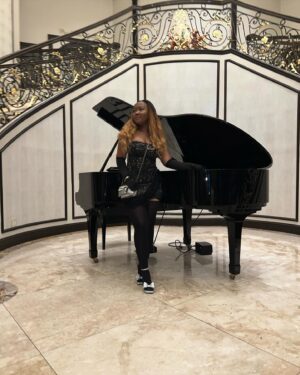 Donshea Hopkins Instagram - commencement ball 🖤