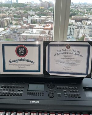 Donshea Hopkins Instagram - two honor societies in two weeks 🥂

ΦΑΘ & ΣΑΠ

*on tues, may 2nd I was inducted into the National History Honor Society and on mon, may 8th I was inducted into the National Society for Leadership and Success* 

thank you so much @cmsvleads @thensls @cmsvhistory @phialphatheta for recognizing my achievements with these great honors 🤍