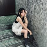 Dora Hsieh Instagram - 上工前經紀人眼中的我 等等9點pchome 直播見 先說 有超猛追星機！！ 穿了新鞋太想拍了受不了🫣🫣 小葉同款你們入手了嗎💜 👟： @dafshoes 📷： @fishxchou Hair style: @_ssss816