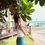 Dora Hsieh Instagram - 曬黑預告 每到這時期就是熱血開始狂曬太陽的時候 燒焦的朵拉又要回來了，不知不覺熱血要四週年啦！ 期待我們帶著大家去哪玩～請留言🩵💜🧡 內搭背心、外罩： @no.11official