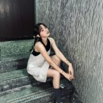 Dora Hsieh Instagram - 上工前經紀人眼中的我 等等9點pchome 直播見 先說 有超猛追星機！！ 穿了新鞋太想拍了受不了🫣🫣 小葉同款你們入手了嗎💜 👟： @dafshoes 📷： @fishxchou Hair style: @_ssss816