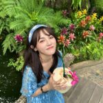 Dora Hsieh Instagram - 在泰國最無法抗拒的就是芒果糯米飯 還有夜市的舒服洋裝跟可愛髮帶 在泰國怎麼購物慾一直暴漲咧 幸好我自己帶的涼鞋超舒服，沒理由買鞋了🤣🤣 好啦 朵媽羨慕到爆，只好這次好好做功課，下次帶她來玩🥰 💅🏻： @imsony.tw 👡： @dafshoes