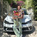 Doretta Papadimitriou Instagram - Πανέτοιμη να υποδεχτώ τον Μάϊο🌸🌺🌹🌷 Πανέτοιμο κ το @flexcar_gr αμάξι μας ,να γεμίσει λουλούδια 😋 Λες να το παράκανα ???😬 #mayontheway #flowers #ourcar #flexcar
