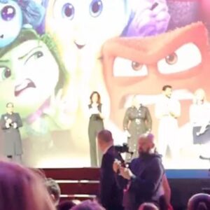 Dorothée Pousséo Instagram - Aucun mot ne serait assez fort pour exprimer ma reconnaissance… merci @disneyfr @pixar  de me faire toujours confiance. Merci pour ce merveilleux rôle (de composition pour ceux qui me connaissent!), qu’est Anxiété. Merci de me mettre en lumière aux côtés de ces sublimes comédiens reconnus sur cette scène mythique @legrandrex ! Je suis que « joie » maintenant !! 
Rdv dans les salles pour VICE VERSA 2 🩷