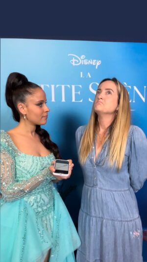 Dorothée Pousséo Instagram - @dorothee.pousseo on va bien finir par trouver à quoi ça sert ce zirgouflex 🤣 Quelqu’un ici sait à quoi ça sert ? 😭😂

✨ @Disneyfr
👗 @Unerobeunsoir & @Coyelleparis
💄✂️@Carolineb_laloge

#Avantpremière #Disney #Ariel #Eureka #TheLittleMermaid #Vf #Sirène #PetiteSirène #Mermaid #Cinéma #Événement #Photocall #Princesse #VoixFrançaise #Comédienne