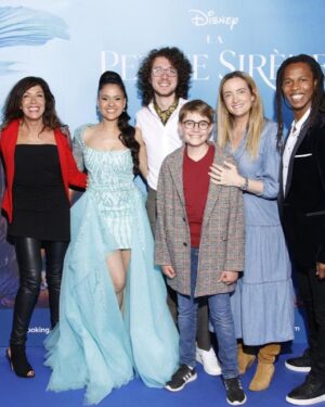 Dorothée Pousséo Instagram - Merci @disneyfr de m’accorder une fois de plus votre confiance en me confiant le rôle d’Eureka. C’est une fois de plus un merveilleux cadeau 🙏❤️ Avec une team de fou @jmvaubien_off @martinfaliu @cerisecalixte Simon Faliu Magalie Bonfils 

#lapetitesirene #littlemermaid #vf #avantpremiere #eureka #scuttle