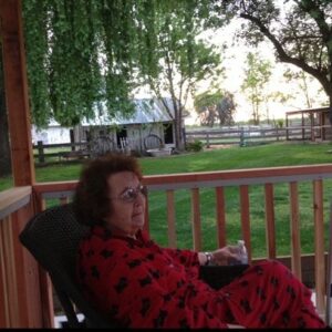 Dot-Marie Jones Instagram - HAPPY HEAVENLY BIRTHDAY MOMMA!!! WE MISS YOU EVERYDAY!! HOPE YOU AND DAD ARE DANCING TODAY! LOVE YOU SO MUCH ! HAPPY 96th🥹❤️🎂🙏🏻🎂 🤟🏼❤️🥹🎂