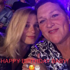 Dot-Marie Jones Instagram - HAPPY BIRTHDAY TO THE LOVE OF MY LIFE!! WHAT AN AMAZING WEEKEND!!! TODAY AND EVERYDAY I CELEBRATE YOU🎂🥰🙏🏻I LOVE YOU FOREVER AND ALWAYS!! HAPPY BIRTHDAY SWEETHEART 🎈 @bridgettcjones ❤️🥰🎸💰🧁👏🏻👏🏻👏🏻