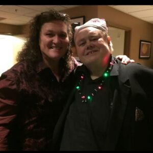 Dot-Marie Jones Instagram - RIP LOUIE YOU WILL FOREVER BE MY FAVORITE!! YOU WERE AN AMAZINGLY KIND, FUNNY AND LOVING MAN!! I LOVE YOU MY FRIEND REST EASY! 🥺🙏🏻MY HEART HURTS!  #RIPLOUIEANDERSON