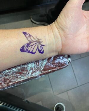 Dot-Marie Jones Instagram - FOR YEARS I HAVE ALWAYS SEEN A MONARCH BUTTERFLY WHEN OUT IN THE YARD. I ALWAYS KNEW IT WAS MY DAD SHOWING UP AND ALWAYS TALK TO IT AS SO AND WOULD SAY “HI DAD” AND NOW THAT MY MOMMA HAS PASSED A YEAR AND A HALF AGO I’M SEEING MORE! IT MAKES ME HAPPY AND SAD ALL AT THE SAME TIME. I WILL NEVER HAVE A DAY WITHOUT SEEING ONE NOW. I WASNT GOING TO POST THIS CAUSE ITS SOMETHING PERSONAL TO ME BUT I THOUGHT MAYBE SOMEONE ELSE COULD FIND A COMFORT IN SEEING SOMETHING THAT IN YOUR OWN LIFE THAT CONNECTS TO A LOVED ONE. @andrey_bla THANK YOU OUR NEW BROTHER FOR TAKING CARE OF @bridgettcjones AND MYSELF!!! ❤️❤️❤️🦋🎲 🎲