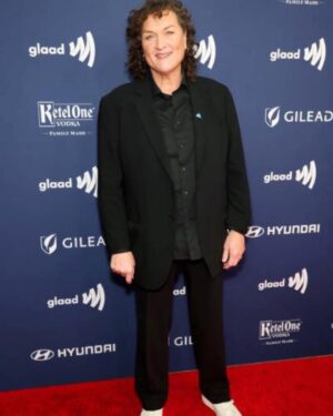 Dot-Marie Jones Instagram - @bridgettcjones  THANK YOU FOR BEING THE BEST DATE EVER AND THE LOVE OF MY LIFE!!! CONGRATULATIONS to @billyeichner @guybranum  @therealtsmadison  AND THE REST OF THE CAST AND CREW OF BROS!!!🏆🏆🏆🏆 WE WON!!! THANK YOU @glaad FOR A BEAUTIFUL NIGHT!! SO MANY TRULY WONDERFUL PEOPLE HERE TONIGHT!  LOVE YALL🏆🌈🤟🏼❤️🦋#BROS #brosthemovie 🌈🌈🌈🏆🥹❤️