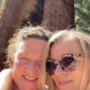 Dot-Marie Jones Instagram - 12 YEARS AGO TODAY I MET (in person)THE ONE WHO WOULD CHANGE MY LIFE FOREVER AND MAKE IT FOREVER BETTER!! HAPPY IN PERSON FINDING THE LOVE OF MY LIFE DAY!!@bridgettcjones YOU MAKE EVERYDAY BETTER!!! I LOVE YOU❤️🤭🥰🙏🏻😭❤️12 YEARS🤭😳🤟🏼❤️🎉🍀🍀🍀🍀🍀
