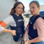 Dounia Coesens Instagram – Elle c’est Juliette, et elle est déter ;) 

@france2 @thebarbaraschulz @lartducrime @leafazer 
📸 @nicolasgob_off 

#policière #lartducrime #determinée #enquête #seriepolicière