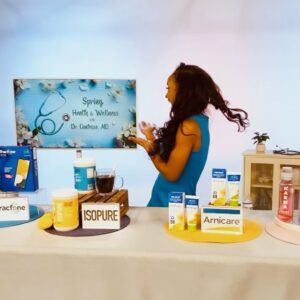 Dr. Contessa Metcalfe Instagram - Happy Monday ☀️ See You Soon‼️
#Arnicare #ArnicaGel
#Cognizen #KarmaEnergyWater
#Isopure #CollagenPeptides
#Tracfone

#DrContessa #HauteDoc #SpringWellness #DontStopWontStop #SetLife 🎥