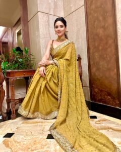 Actress Drishti Thakur HD Instagram Photos and Wallpapers December 2023