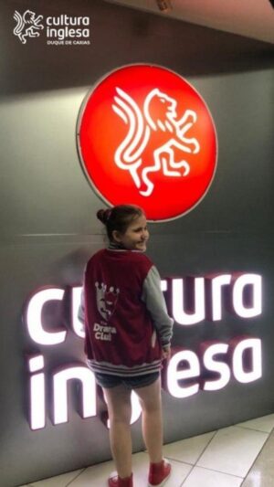 Duda Batista Instagram - O inglês da Cultura Inglesa Duque de Caxias vai muito além da sala de aula! 🌟  No vídeo de hoje, nossa aluna Duda Batista apresenta um pouco dos espaços que você só encontra aqui. 🤓🎓

Não perca mais tempo, #vempraculturainglesadc e descubra um universo de possibilidades para aprender e praticar o inglês conosco!😉

#matriculasabertas #AprendaInglêsAgora #MatrículasAbertas #DesperteSuaFluência #VenhaAprenderInglê #PortasAbertasParaInglês #SeuFuturoBilíngue #quemfazfalabem #culturainglesadc #ingles #cursodeingles #trendingreels #inglesonline #cultura #culturainglesa #matriculas