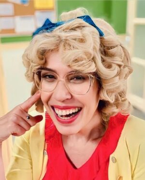 Duda Batista Instagram - CHEGOU A HORA ❗️ 

Esse é o momento de conhecer o elenco da
" Escolinhazinha do Professor Raimundo - Musical", do
Rio de Janeiro - RJ.
No papel de DONA CÂNDIDA teremos Duda Batista
( @dudabatistaoficial ).

1ª Edição: @stela_freitas_atriz 
2ª Edição: @mcgueiros 

#teatro #teatromusical #teatroinfantil
#escolinhadoprofessorraimundo #chicoanysio
#donacandida #humor
#comediamusical #comedia
#escolinhazinhadoprofessorraimundo
#escolinhazinhaomusical #stellafreitas #stelafreitas #mariaclaragueiros