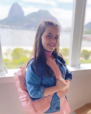Duda Batista Instagram - Antecipando o #tbt❤️ bom diaaaaa!!!🥰🥰☀️☀️
.
.
.
#dudabatista #tbt #artistatwork #artista #atriz #atrizmirin #reserva #job #campanha #agenciacintra