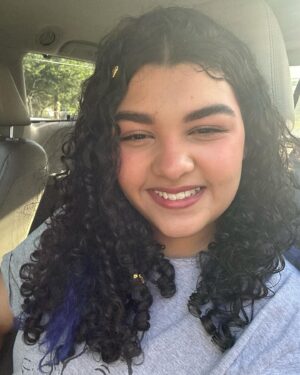 Duda Silva Instagram - ;) :) 
.
.
#curlyhair #blue #hairstyles #happy #feelingpretty #explore #explorepage #exploremore