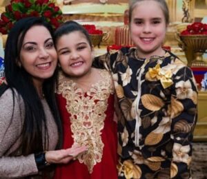 Duda Silva Instagram - Hoje o dia é delaaa!! @isabellamellofc 
Feliz aniversário Bella, você é muito importante para mim! que Deus possa te abençoar cada vez mais nessa nova fase, você é uma pessoa incrível cheia do Espírito Santo! Eu te amo muitooo 🩷
Feliz 15 🎉🫶🏼
.
.
.
#15anos #2008 #amigas #cristinamel #teamo #15aninhos #amizade #explore #explorepage #exploreinstagram