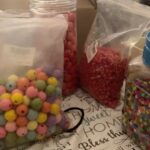 Dulcé Sloan Instagram – Valentine’s Day presents loading…….

#crafting #bracelets #blackcreatives #blackcrafters #vdaygifts #kidscrafts