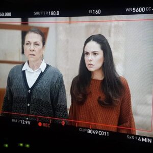 Duygu Yetiş Instagram - Bu akşam saat 20:00’ da @atvturkiye de size bir süprizimiz var. Ben çok heyecanlıyım hepinizi beklerim ☺️ Hoşgeldim @mia_yapim @hercaidizi @banumiafilm @movier @benalce 💕